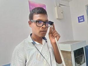 EMET students using Smart Vision Glasses